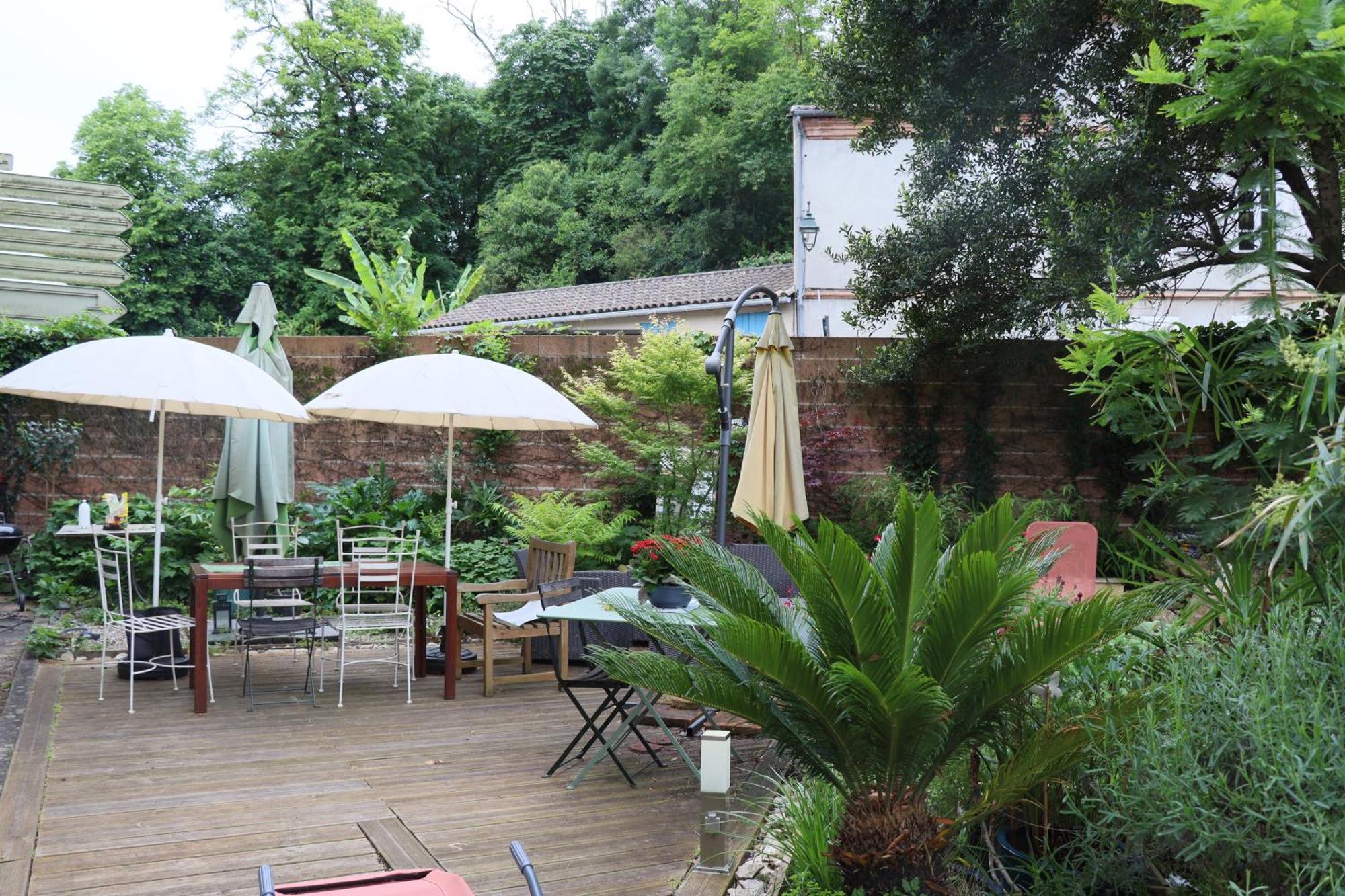 Bed and Breakfast Au Jardin Муасак Экстерьер фото